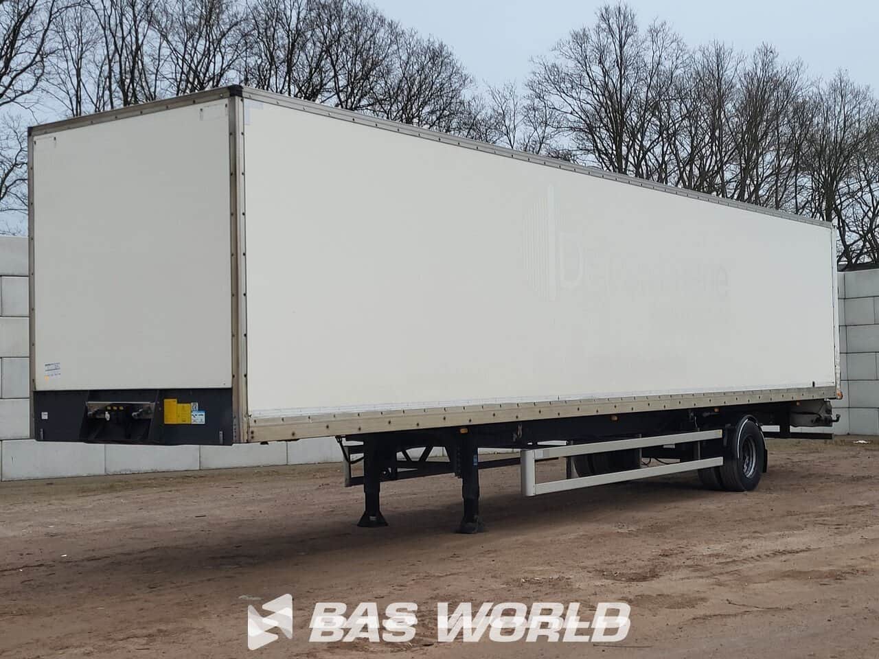 LAG O-1-23 01 Hardwood Steering Axle Closed Semi Trailer