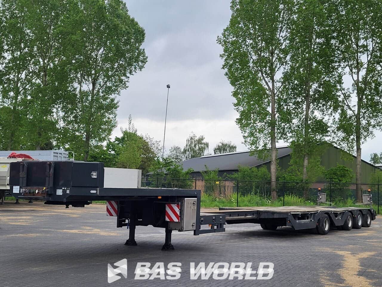 ES-GE 4.S0U-25-40.3H 3x Steering Axle Extendable 1x Lift Axle Deeploader Semi Trailer
