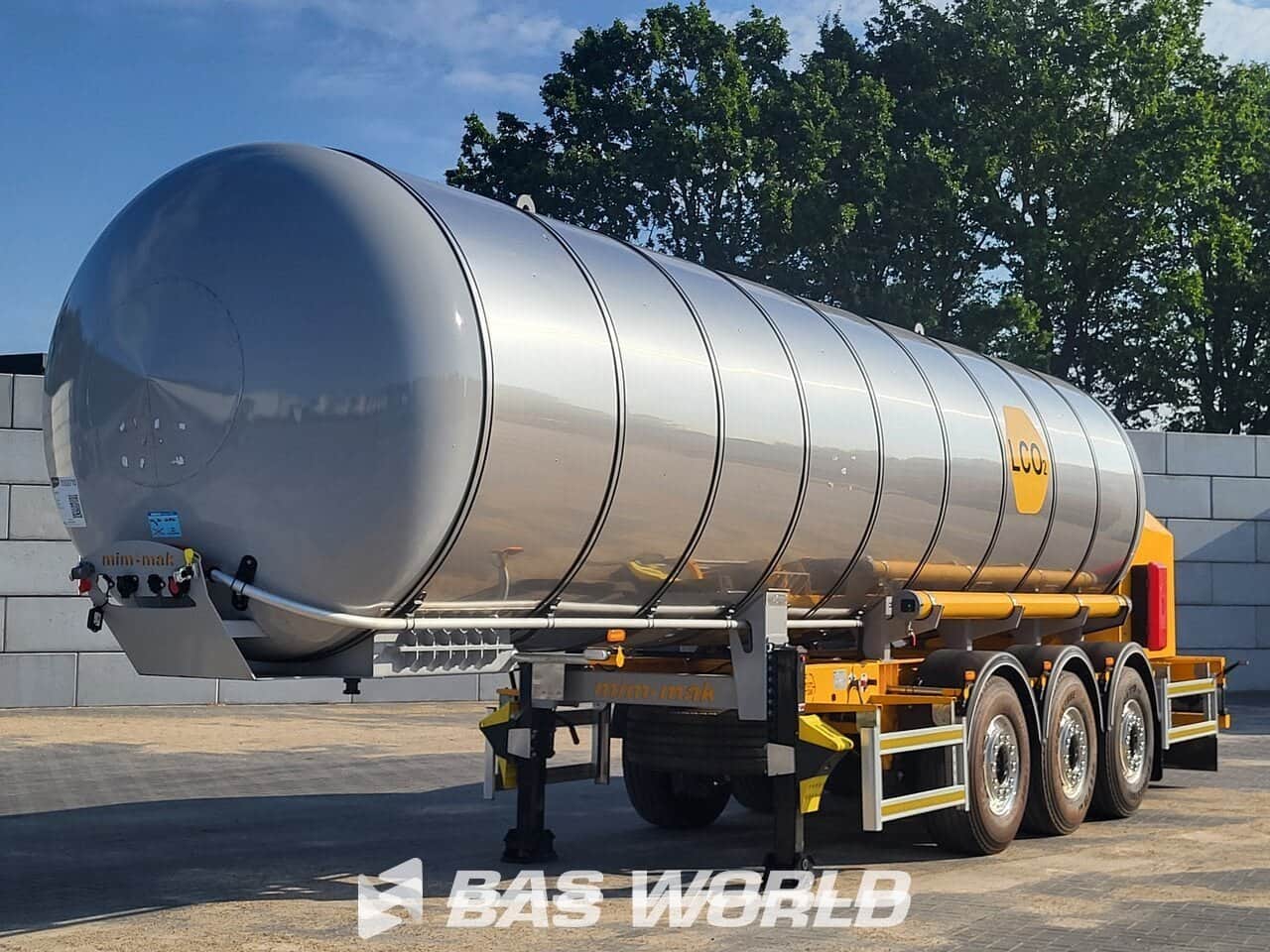 MIM-MAK LCO2 Isolated 3xAxles Tank Semi Trailer 4 Compartments Full Air
