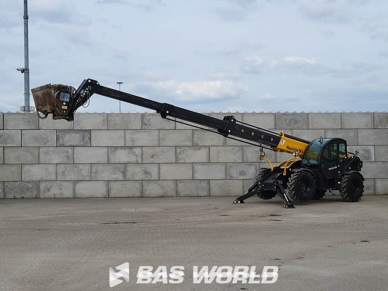 Haulotte HTL3617 	Telescopic Handlers Bucket Type