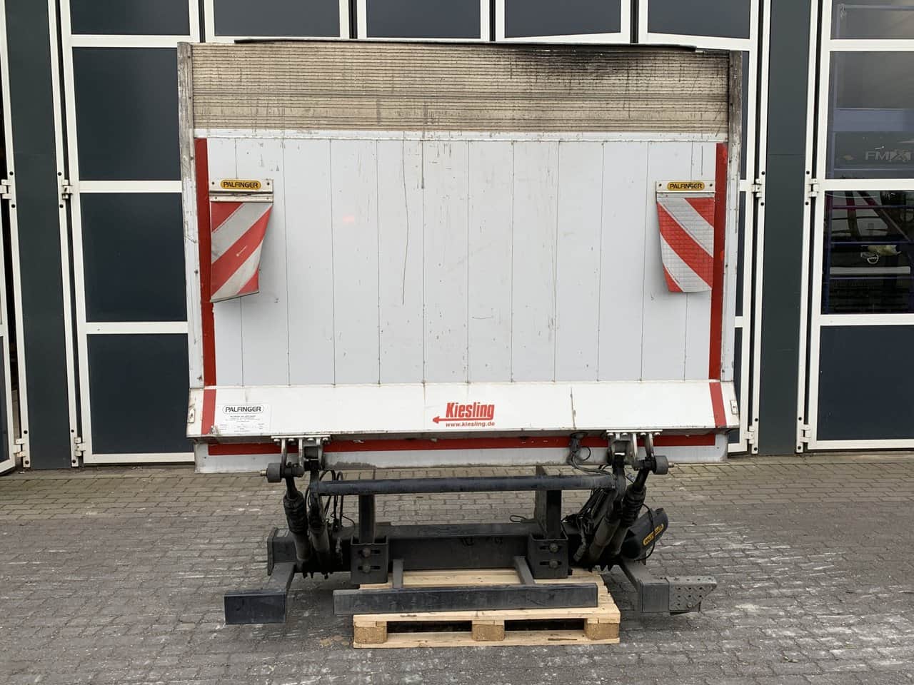 Tail Lift Palfinger MBB-Palfinger