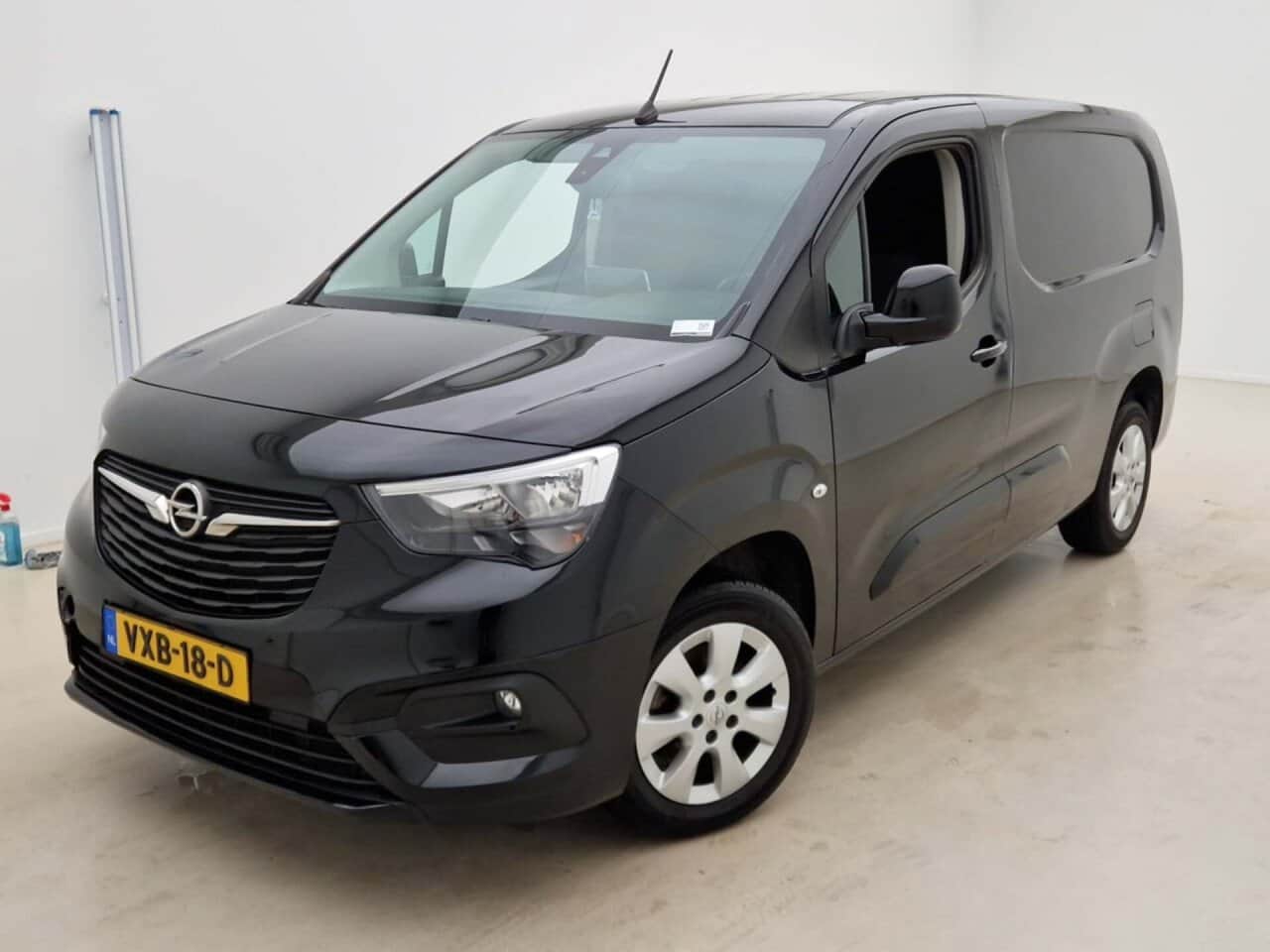 Opel Combo 1.5D L2H1 Standaard 2023 Airco/NAV/LMV/PDC