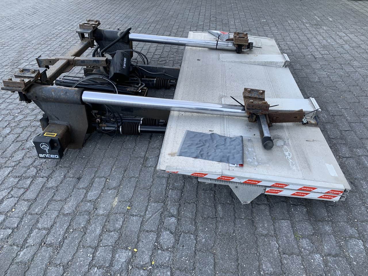 Tail Lift Anteo for Lamberet Trailer