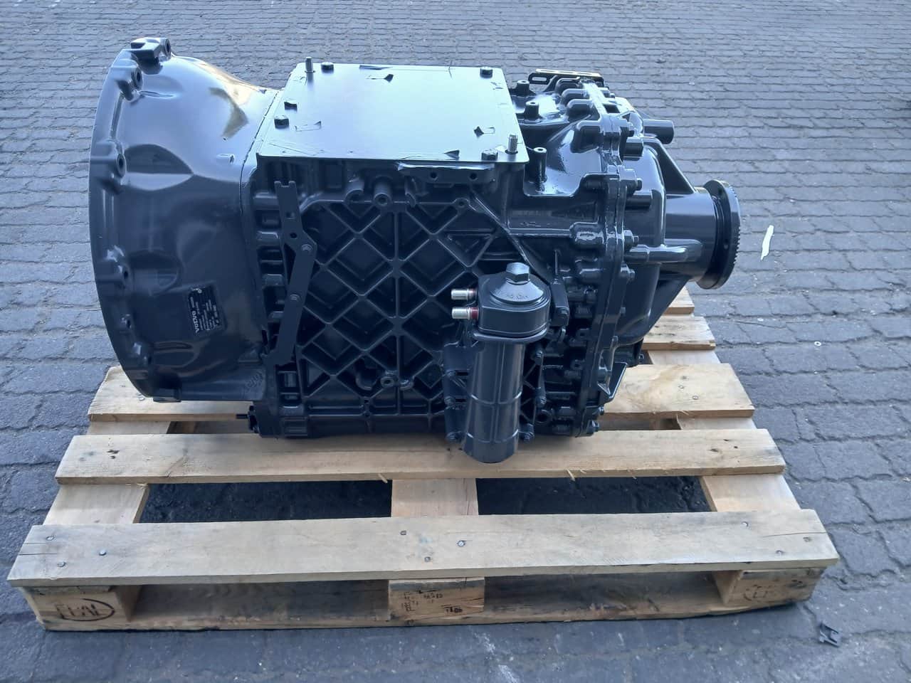 NEW GEARBOX Volvo AT2612G I-Shift Gearbox 20790787