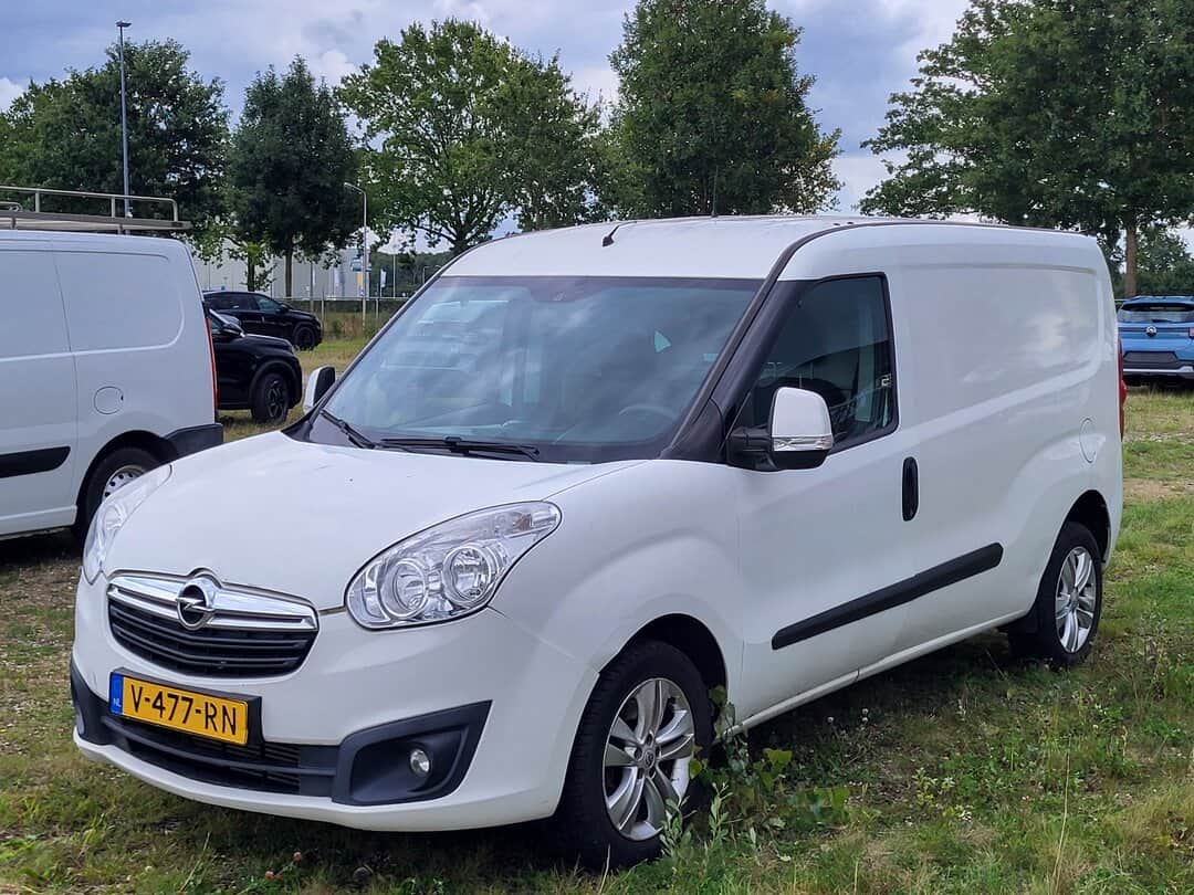 Opel Combo 1.3 CDTi L2H1 Sport 95pk 2018 MOT: 15-06-2027