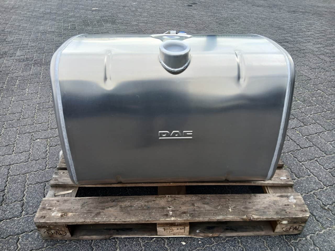 NEW Fuel tank DAF 335 Liter 2198080