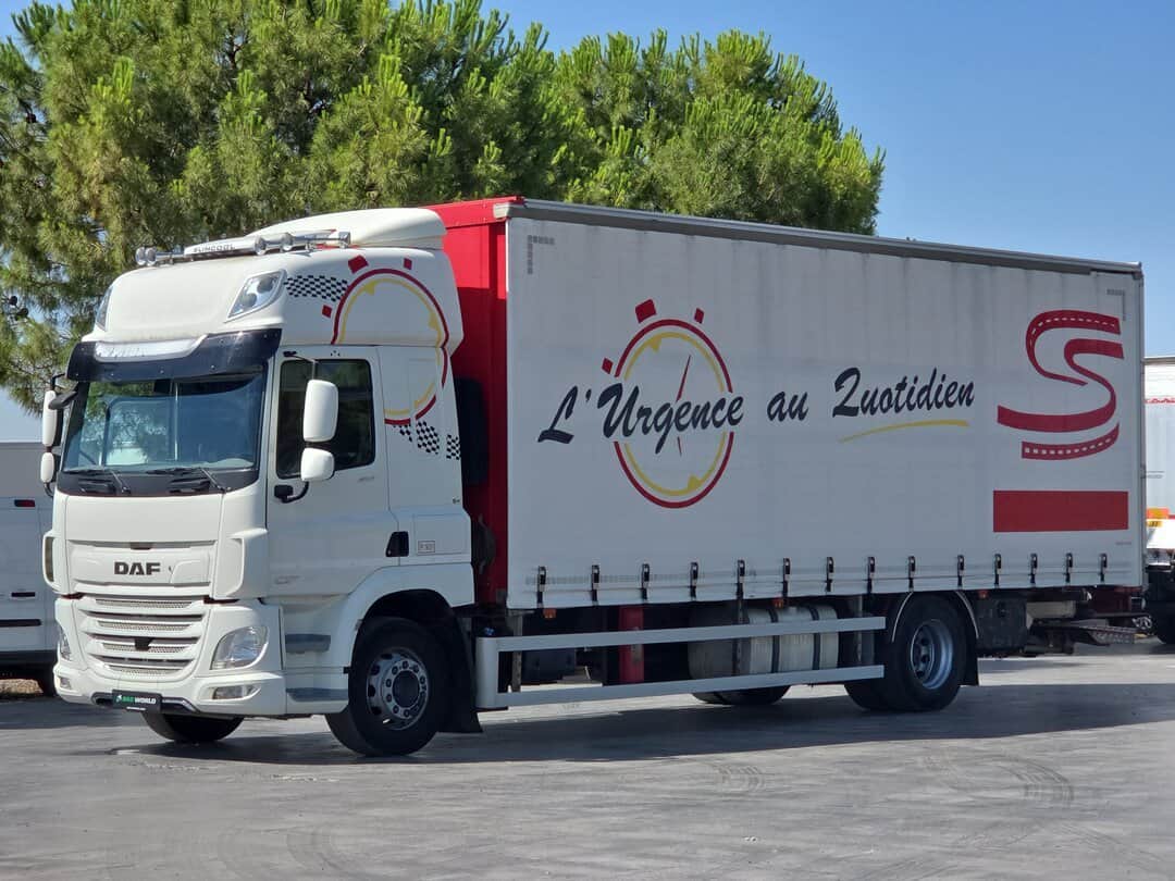 DAF CF 450 Curtainsides 8,20m Dhollandia 2t