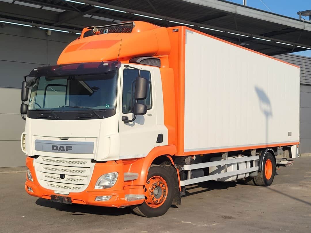 DAF CF 330 Refrigerated 20.5 tonner thermo-King T-1000R meathang 2000kg Ladebordwand Euro 6