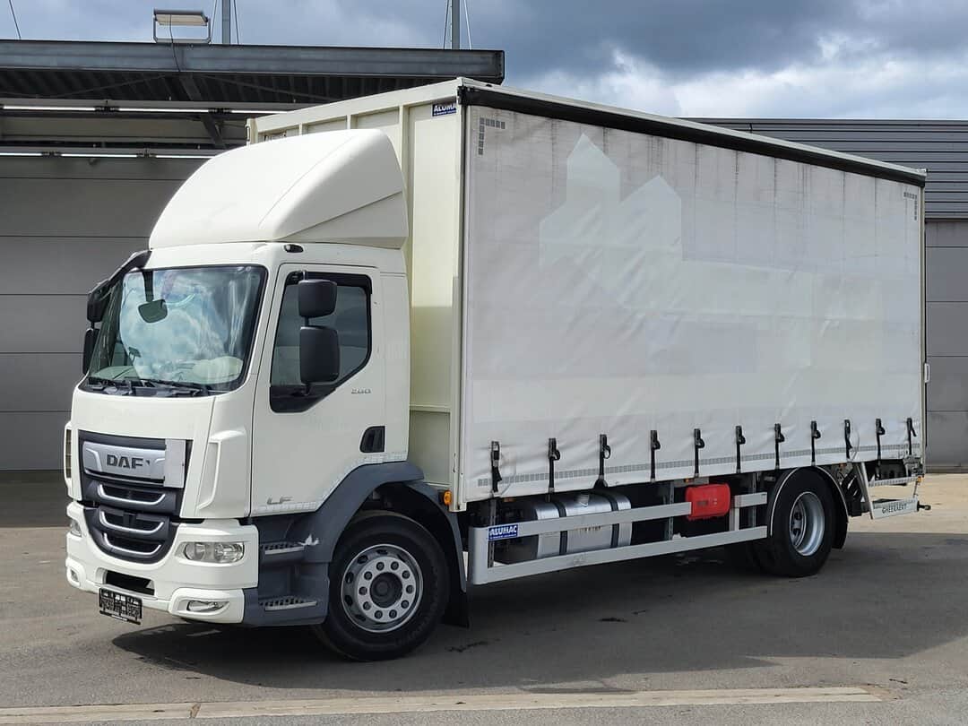DAF LF 260 Curtainsides 19tonner curtainsides 2000kg Ladebordwand Automatic ACC Euro 6