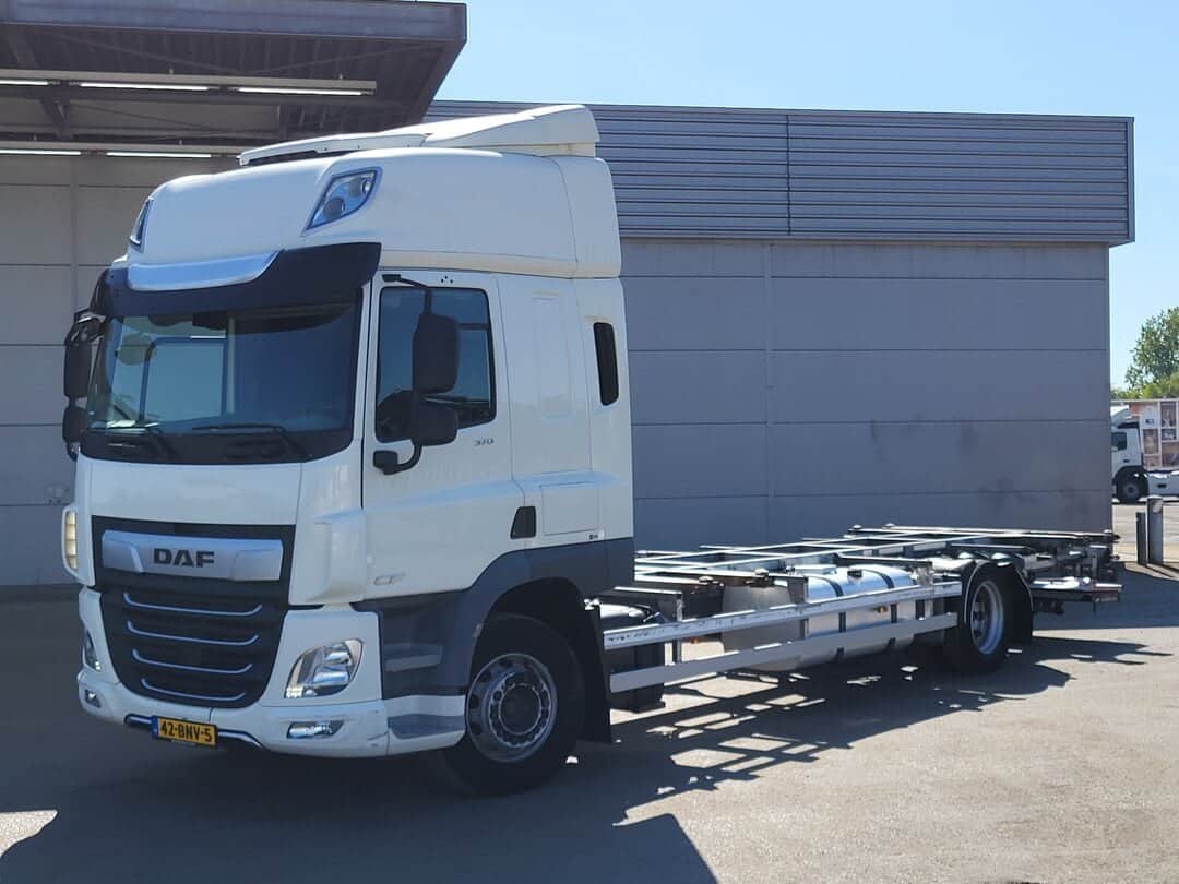 DAF CF 370 Bdf NL-Truck APK BDF 2000kg Ladebordwand MX Engine Brake Euro 6