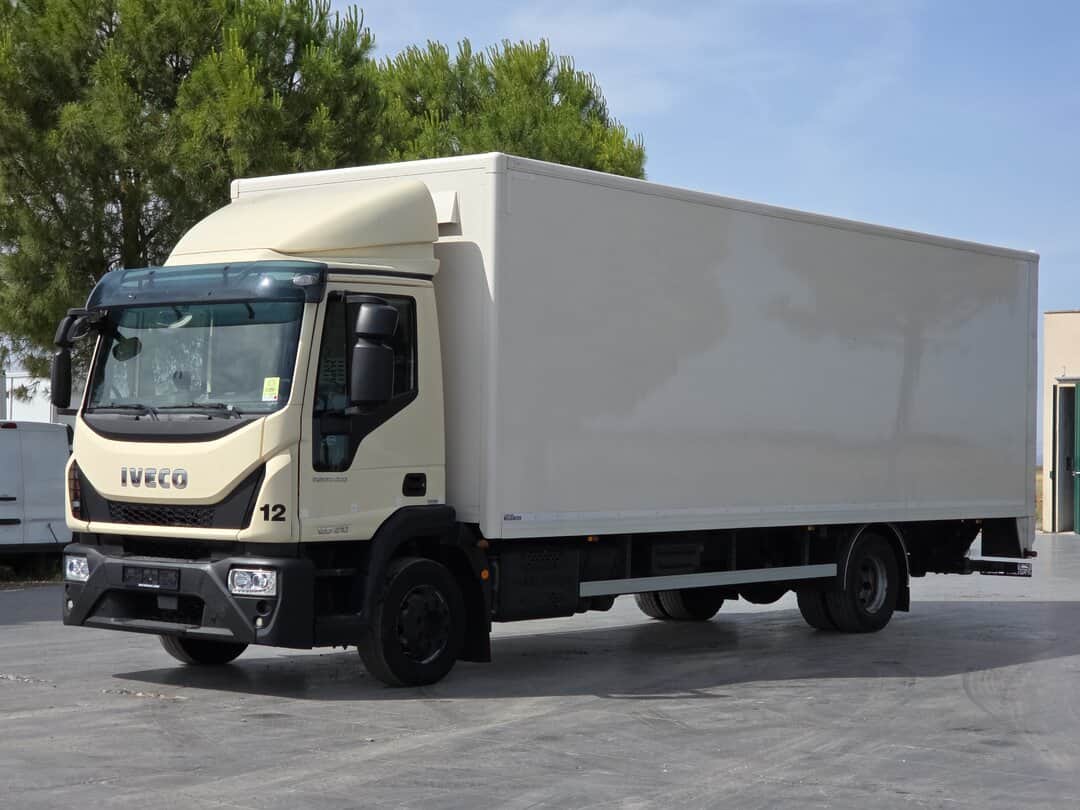 Iveco Eurocargo 120E210 Closed 12t Cambio Automático Plataforma Elevadora Euro 6