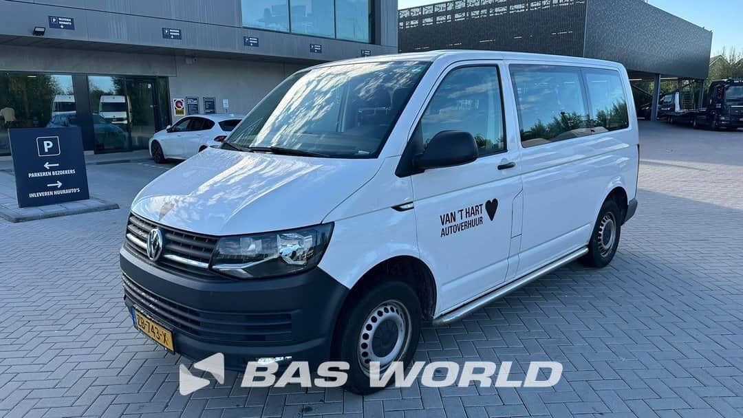 Volkswagen Transporter 102PK Minibus Cruise Control
