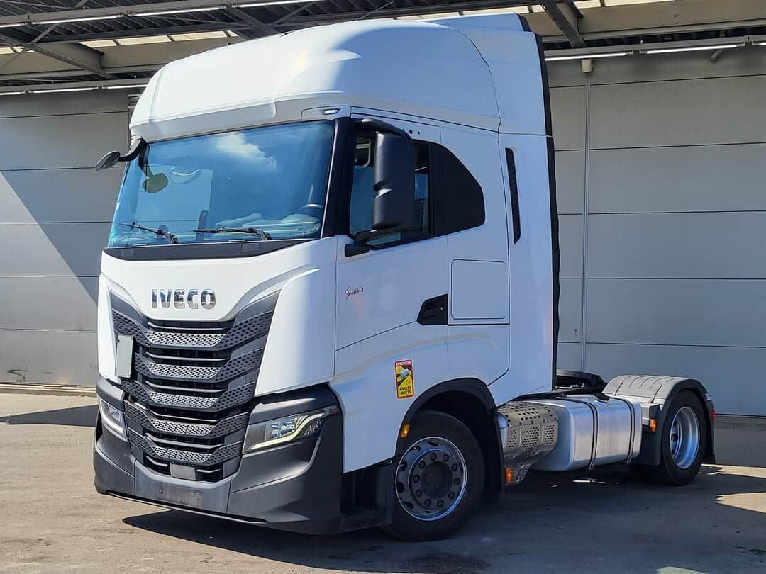 Iveco S-Way 460 Mega Retarder 2x Tanks Standklima ACC Navi