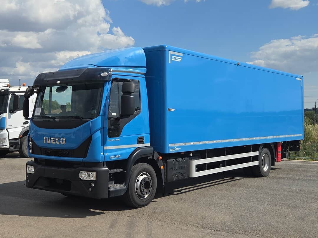 Iveco Eurocargo 140E220 Closed 14tonner 1500kg Ladebordwand 3 compartments Automatic Euro 6