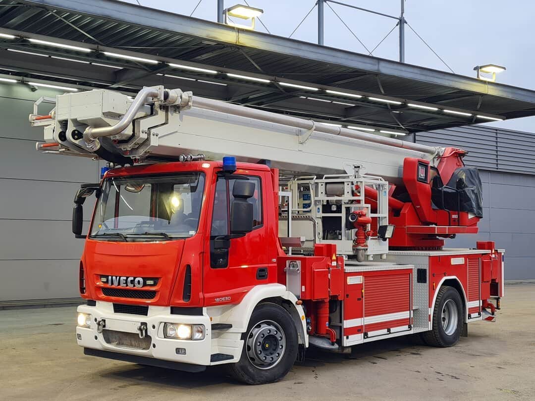 Iveco Eurocargo 180E300 Firetruck DEMO Magirus P33 Ladder truck 33mtrs Feuerwehr Euro 5