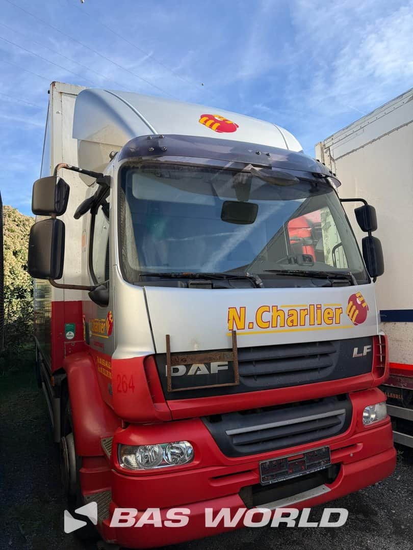 DAF LF55.220 55LF300 2013 Automatic Closed Box Tail Lift