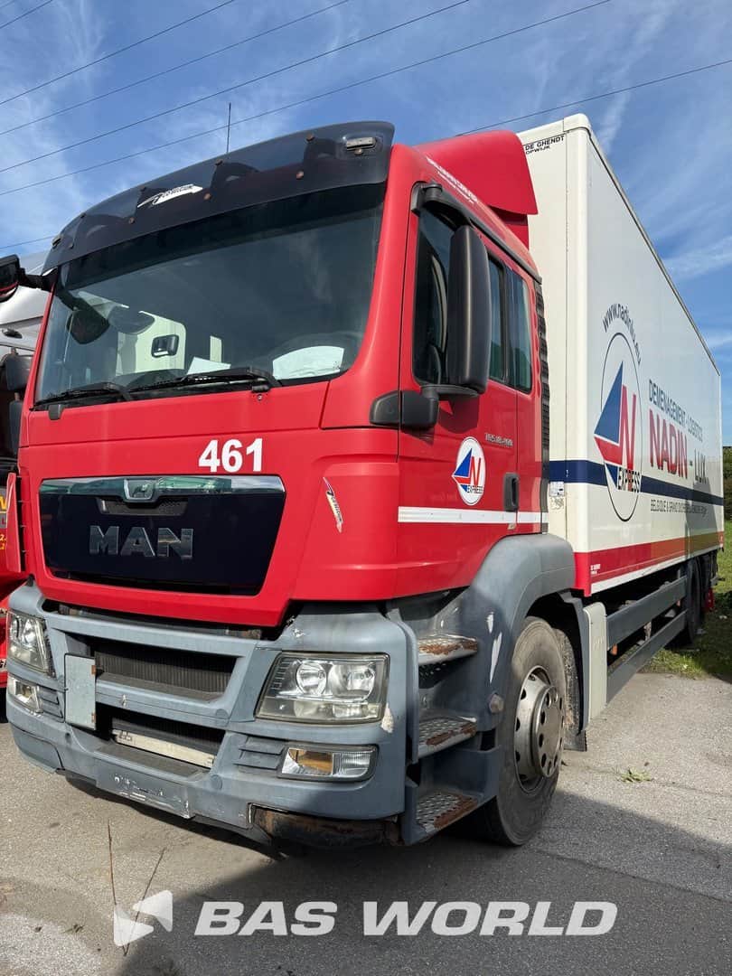MAN TGS 18.400 2015 Closed Box Tail Lift
