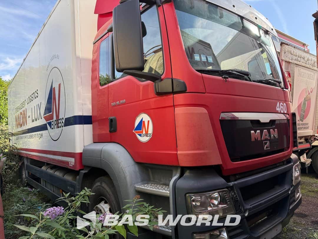 MAN TGS 18.360 2013 Closed Box Tail Lift