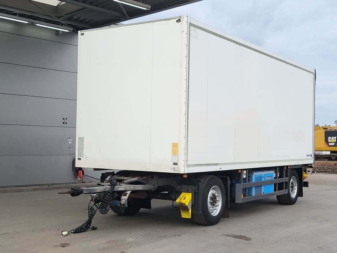 Schmitz SCB*D2 Refrigerated Tailgate