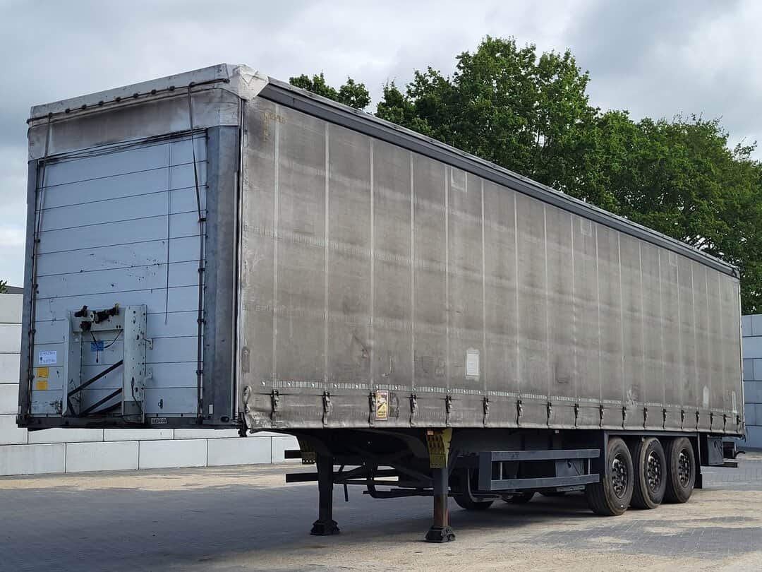 Schmitz SCB*S3T Curtainsides Sliding Roof