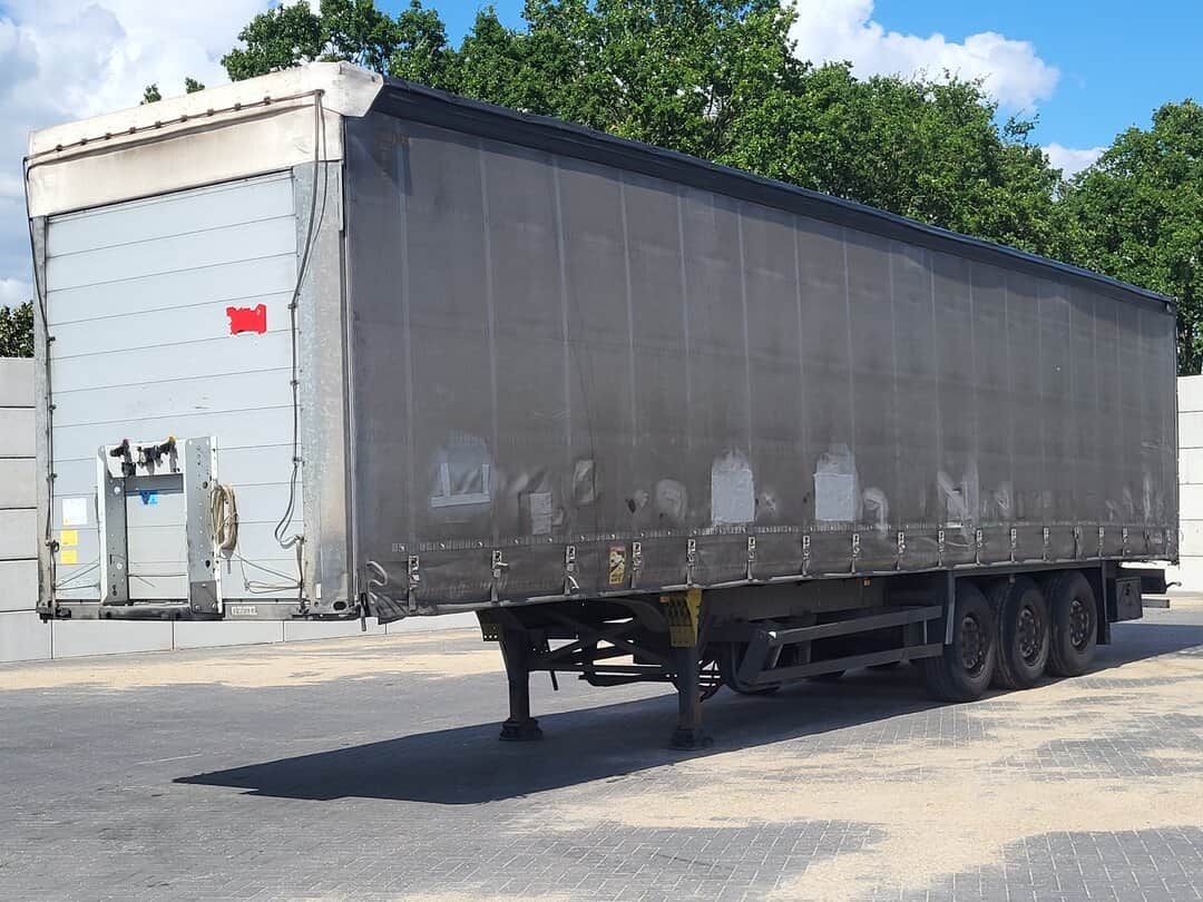 Schmitz SCB*S3T Curtainsides Sliding Roof