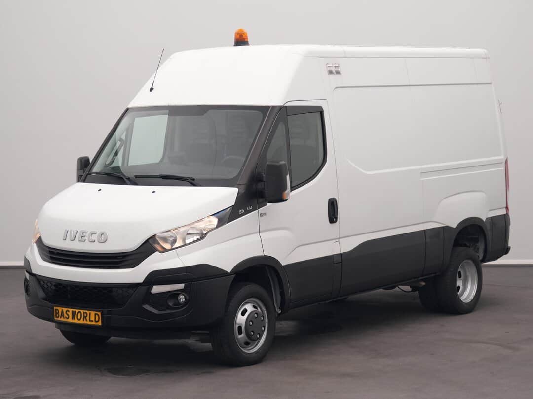 Iveco Daily 35C14 Double Tyre Euro6 L2H2 3.5t Towbar Camera Airco Cruise