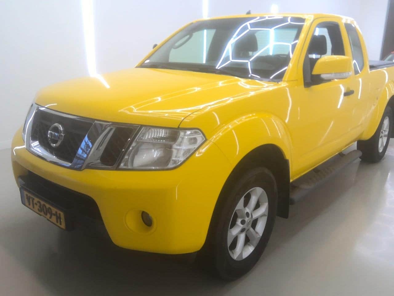 NISSAN Navara King Cab 4WD M/T OPTIMA 4d