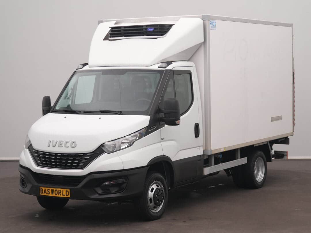Iveco Daily 35C14 Closed box refrigerated Automaat Koel/Vrieswagen Laadklep Bakwagen Cruise Camera Trekhaak Euro6 Koel Vries Koeler Kühler Kühl Kühlwagen Kühlkasten Frigo