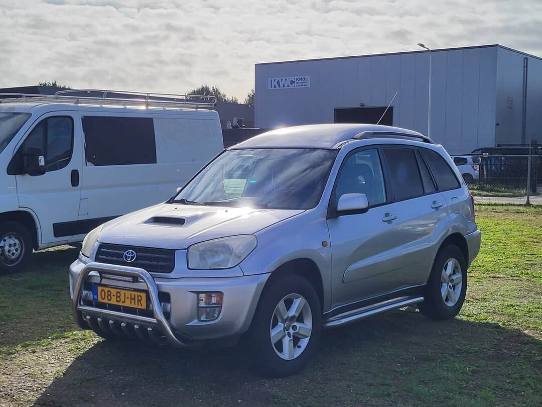 Toyota RAV4 2.0 D-4D Linea Luna 116pk 2003