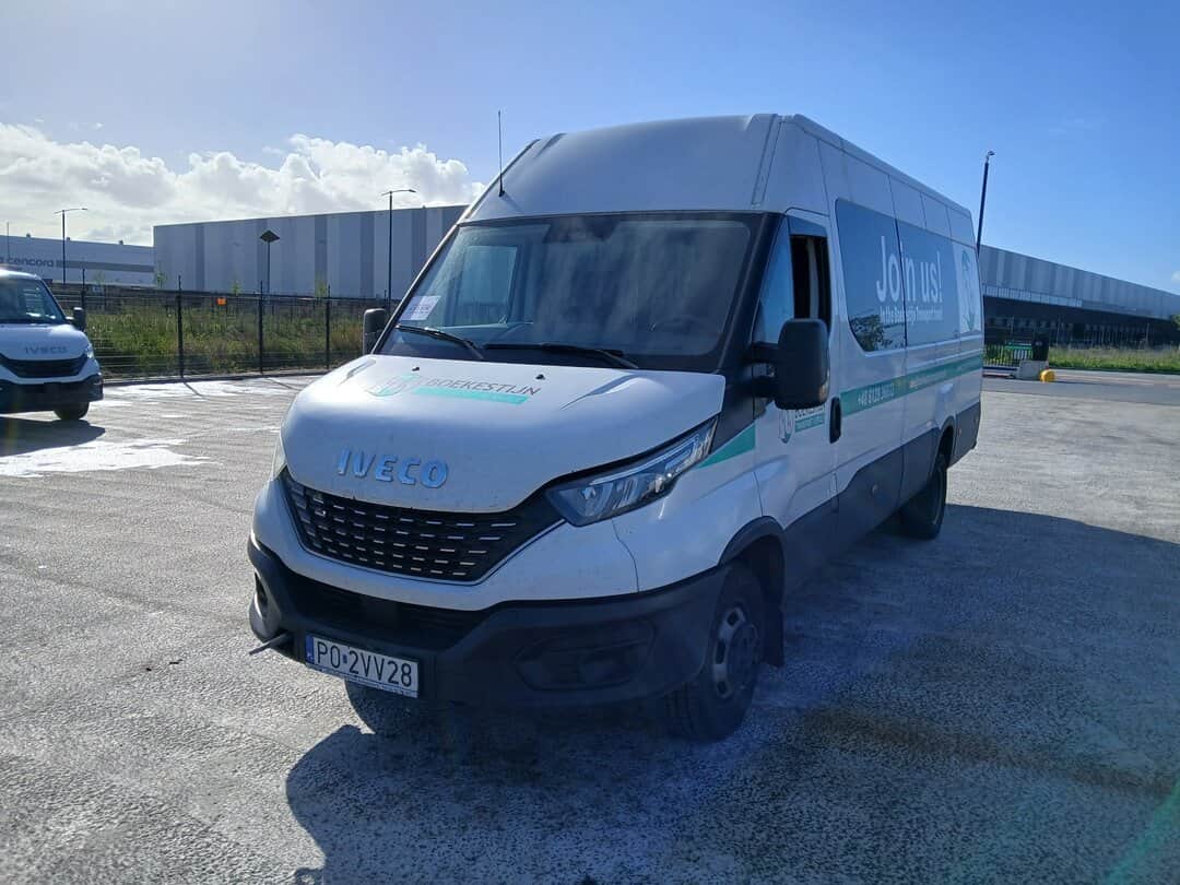 Iveco Daily 35S18 3.0L Automatic 9 Passenger 2021