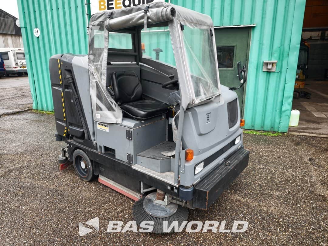 Kärcher B 300 R LPG Sweeper Machine
