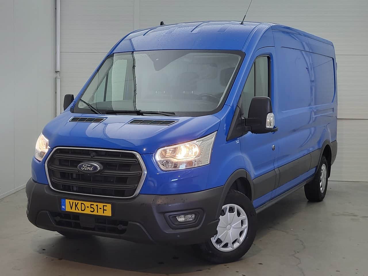 Ford Transit 350 2.0 TDCI L3H2 Trend MHEV RWD 2021