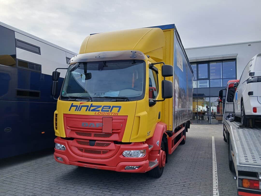 DAF LF 290 Curtainsides Truck ACC Taillift Day Cab