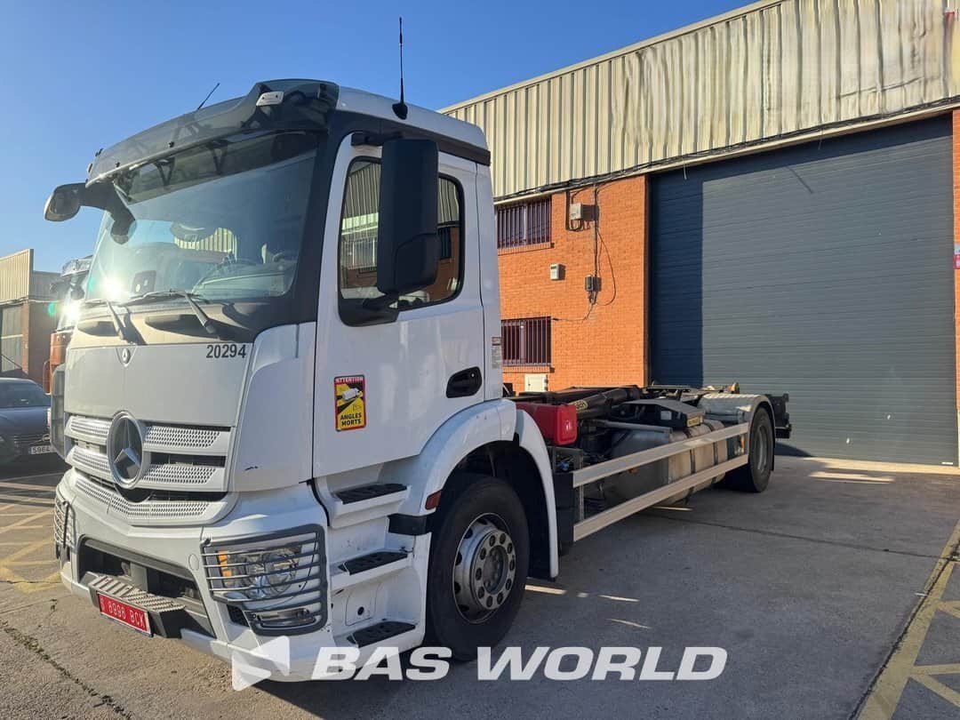 Mercedes Antos 1843 Containersystem Hooklift Cruise Control Classic Space