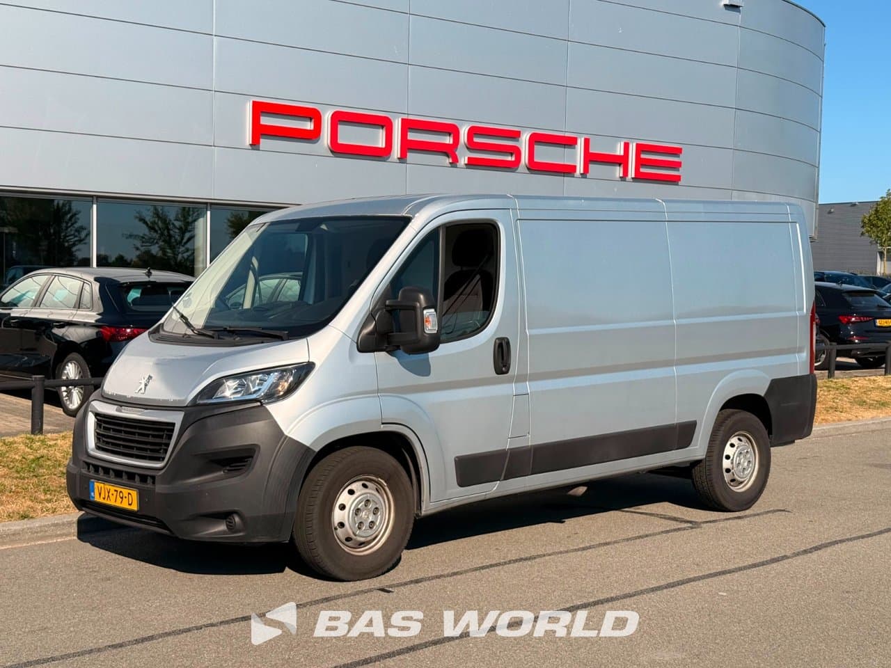 Peugeot Boxer 435 2.2 BlueHDi 140 L2H1 Zwaar Premium 2021