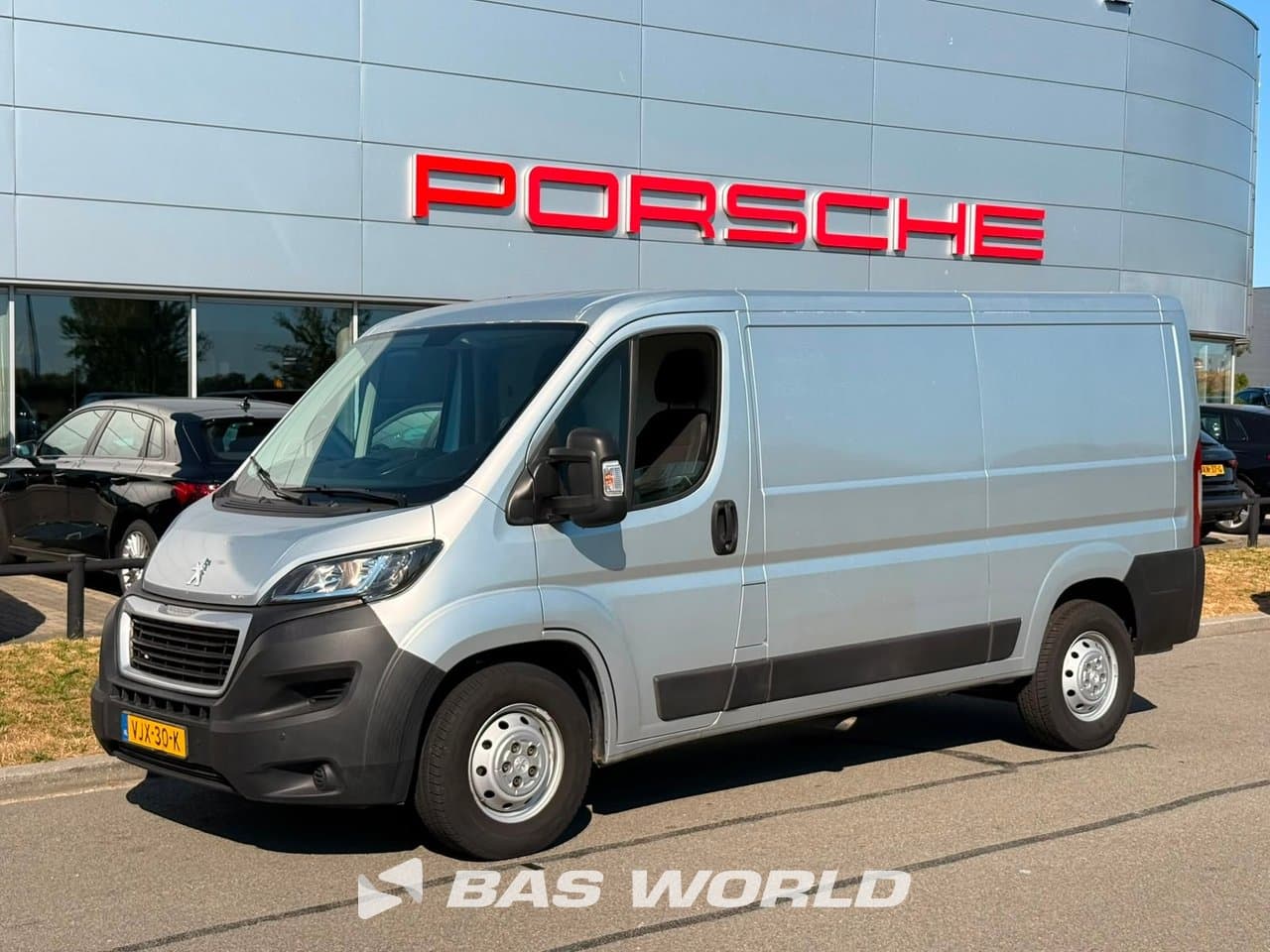 Peugeot Boxer 435 2.2 BlueHDi 140 L2H1 Zwaar Premium 2021
