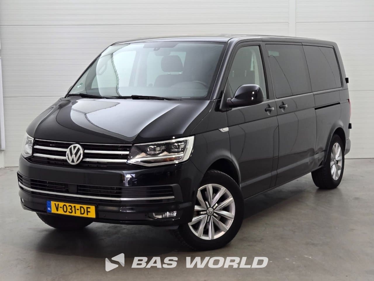 Volkswagen Transporter 2.0 TDI L2H1 DC Highline 2017