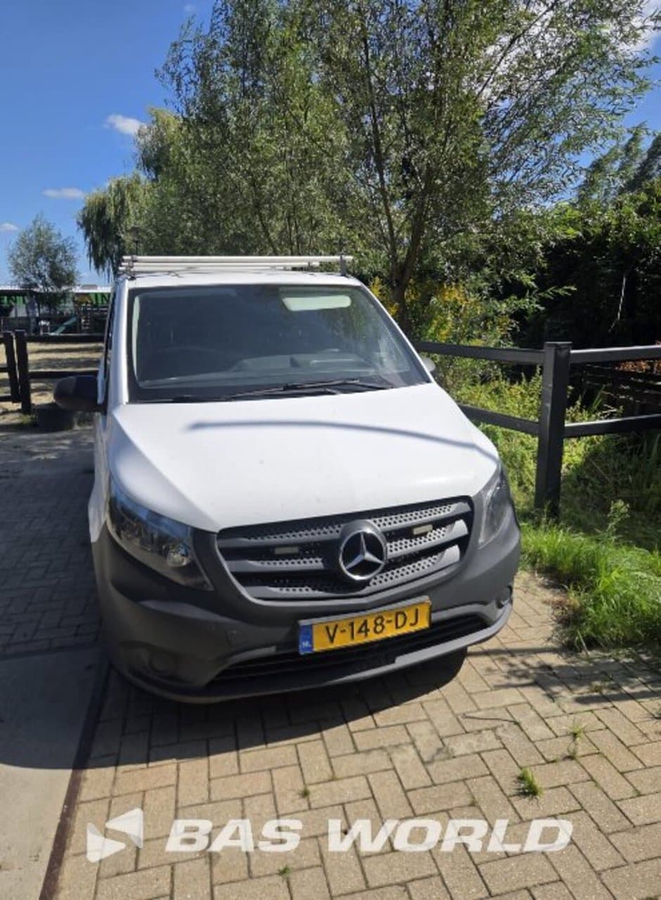 Mercedes Vito 114 4X2 Closed Van