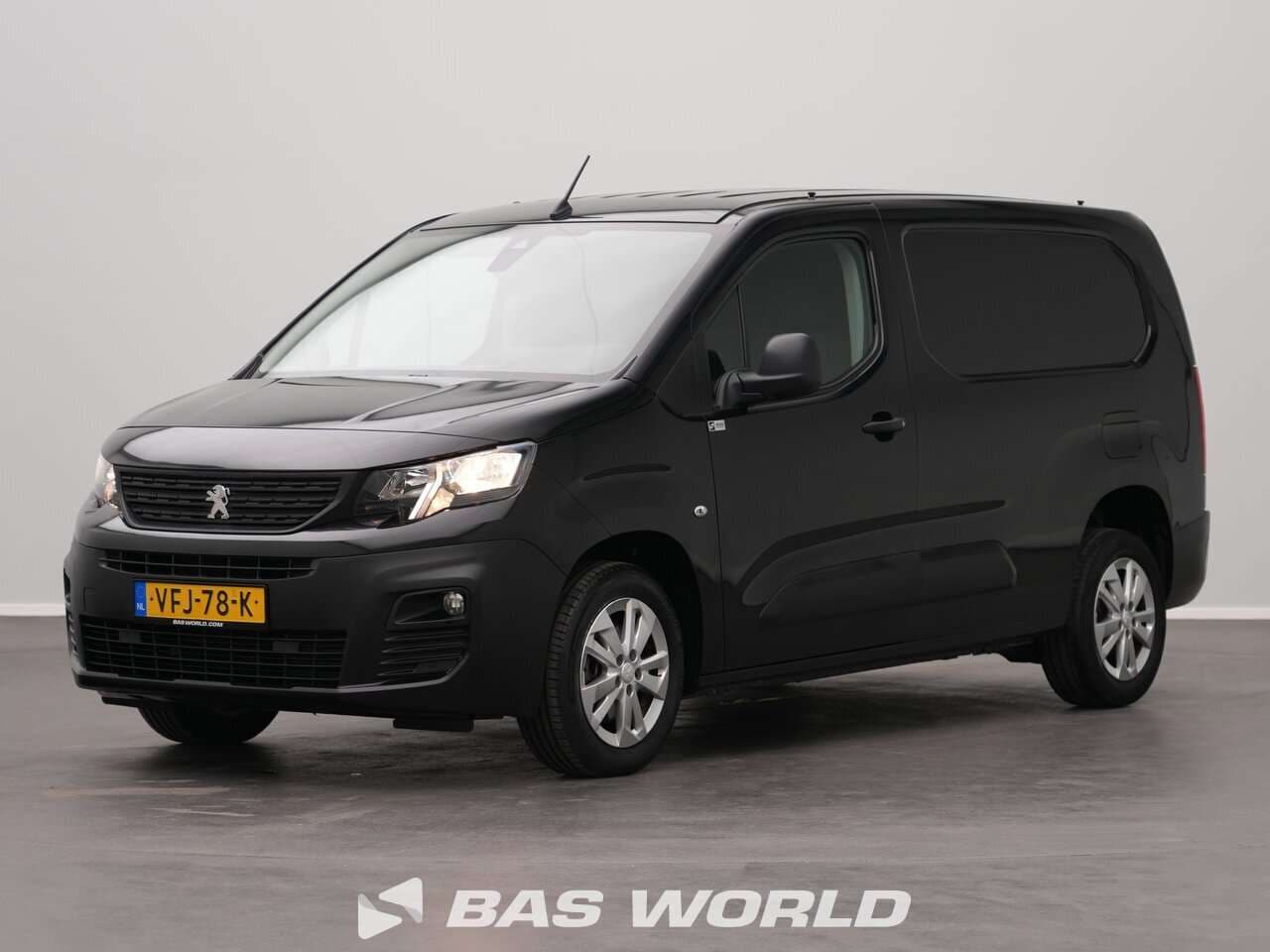 Peugeot Partner Automaat L2H1 Trekhaak Navi Airco Cruise Camera Parkeersensoren APK 02-2027 Euro6 L2 Long 2020