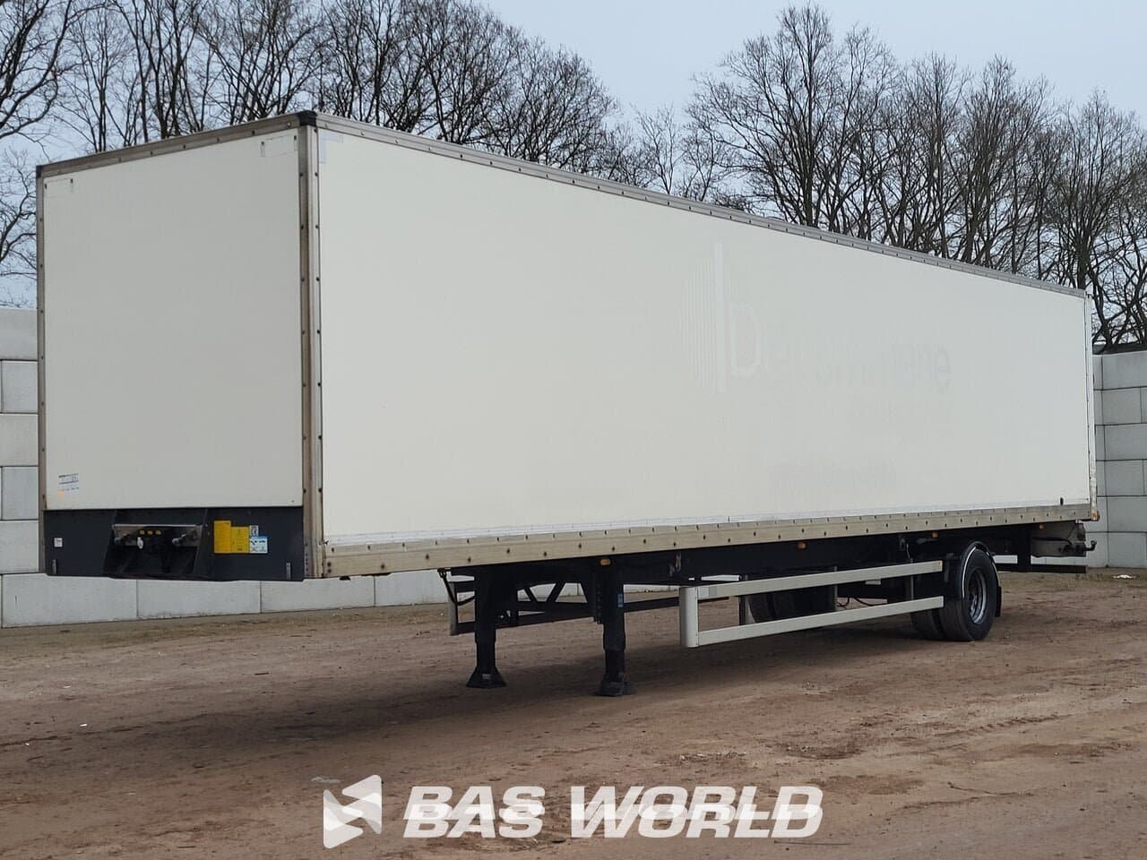 LAG O-1-23 01 Hardwood Steering Axle Closed Semi Trailer
