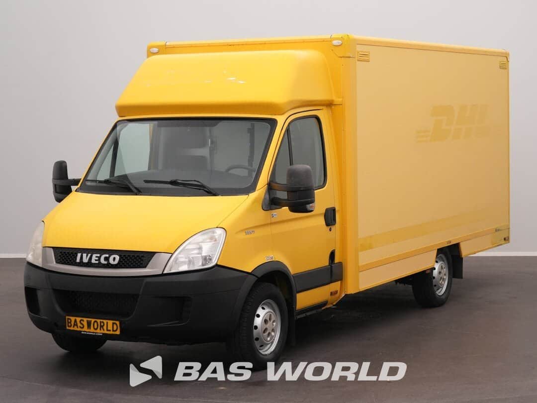 Iveco Daily 35S11Air Suspension Side Door Camera Closed Box