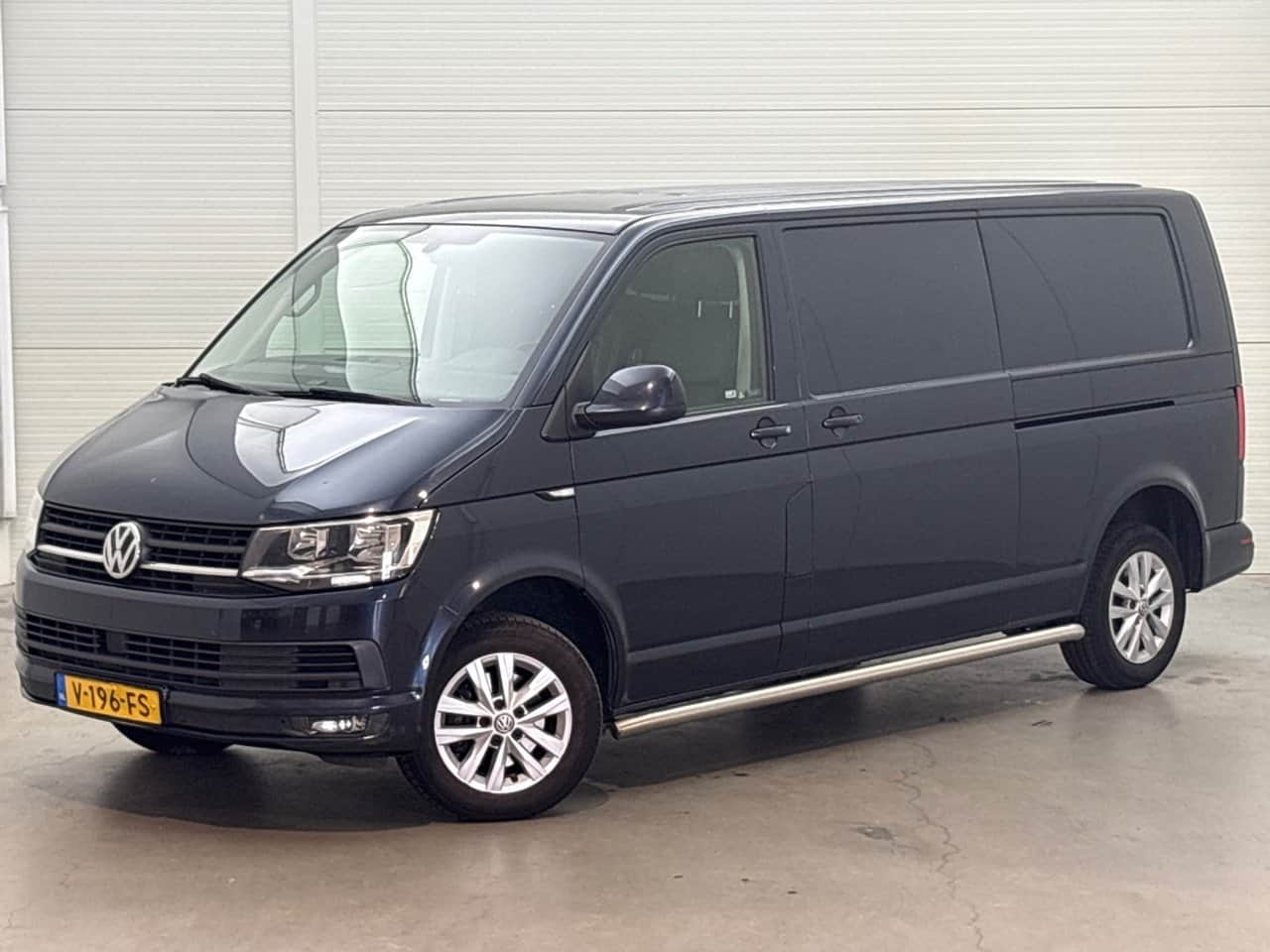 Volkswagen Transporter 2.0 TDI L2H1 DC Highline 2017
