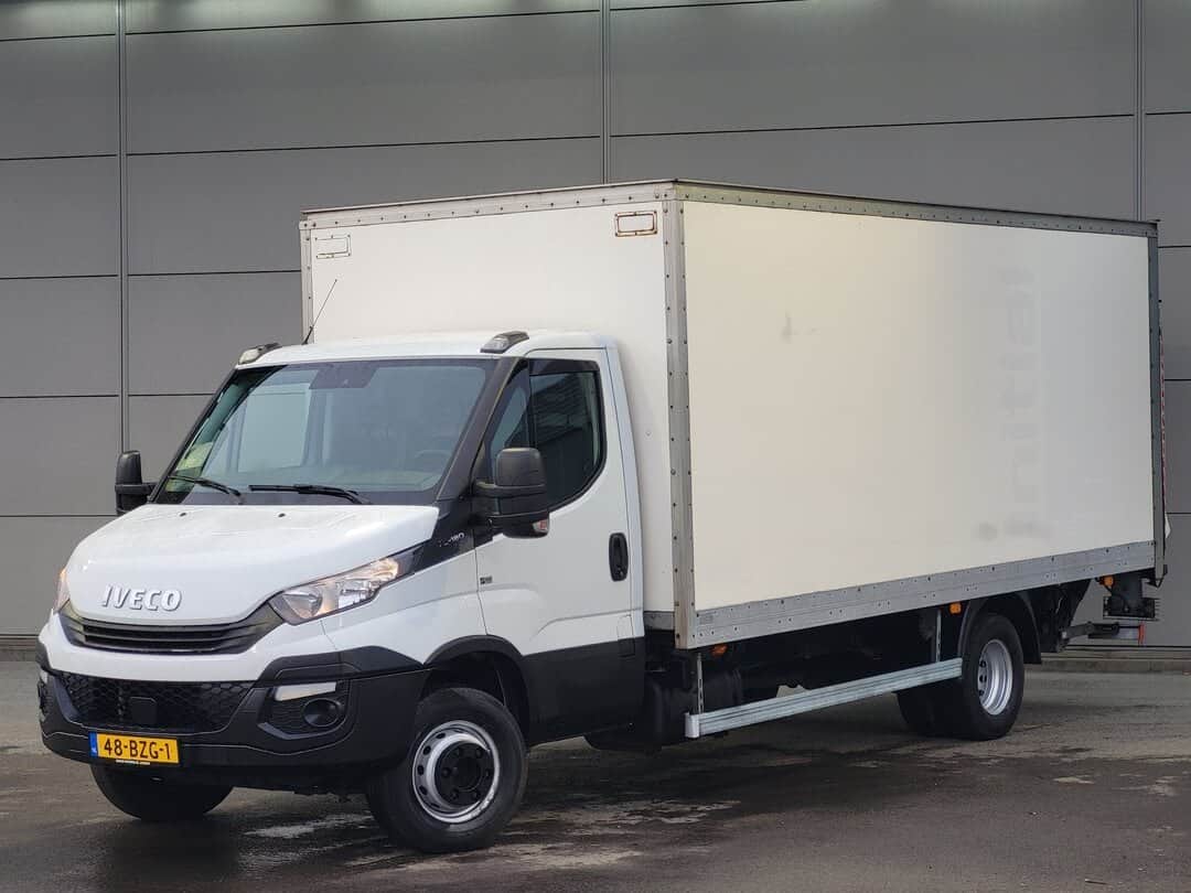 Iveco Daily 72C18 4X2 Closed box 3.0L 1000KG Laadklep Automaat Dubbellucht 180PK Bakwagen Airco Cruise Camera Euro6 Meubelbak Koffer Mobelkoffer