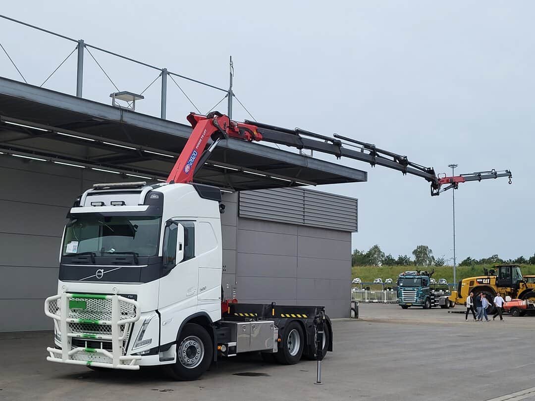 Volvo FH 500 HMF2820K-RCS Crane+JIB Full-Air Remote Control I-ParkCool VDS LED Kran